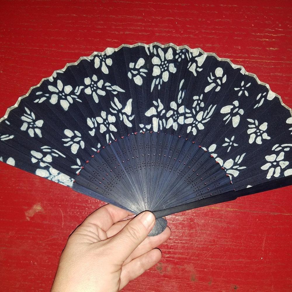 Vintage black and white silk handheld fan